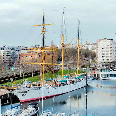 C-호텔스 벌링턴 호텔 3*