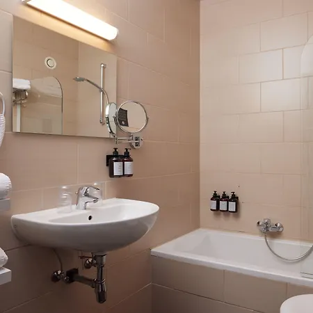 Hotel C-hotels Burlington 3*