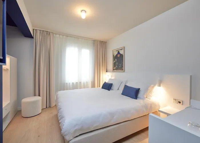 C-호텔스 벌링턴 호텔 3*