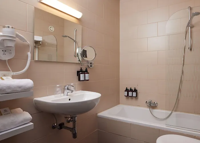 Hotel C-hotels Burlington 3*